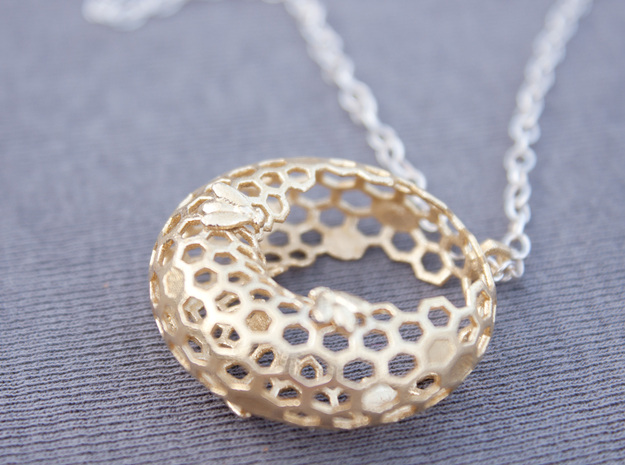 Bee and honeycomb - Pendant in Natural Silver