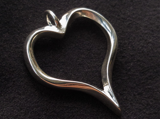 Twisted Heart pendant in Polished Silver