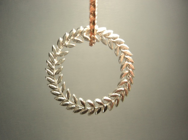 Laurel Pendant in Natural Silver