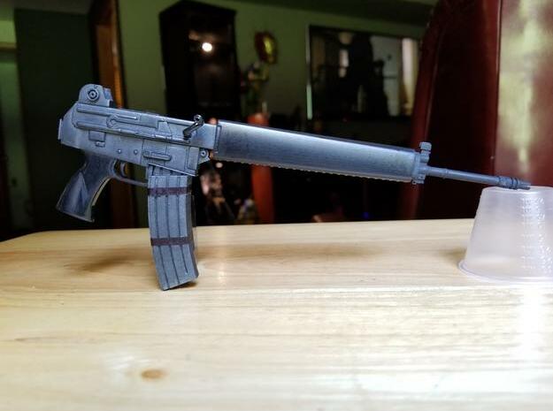 AR-18 with removeable double clip 1:4 scale in Smooth Fine Detail Plastic