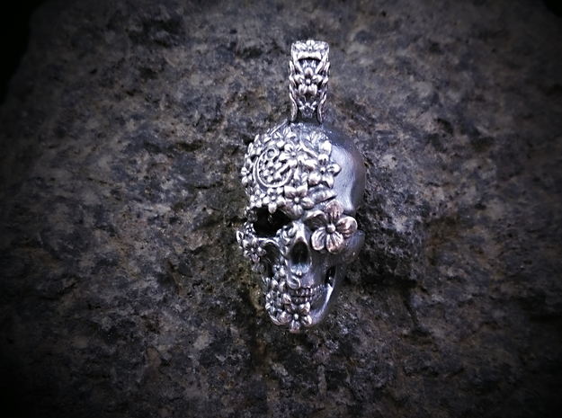 Sugar Skull Pendant in Antique Silver