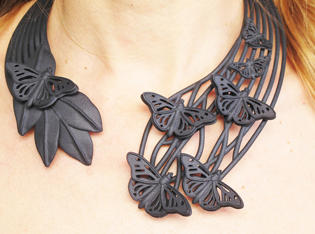 Butterflies in Love_Necklace in Black Natural Versatile Plastic