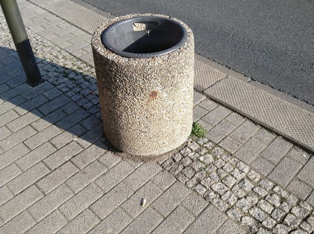 12x DDR Mülleimer Beton • GDR Trash Bin Concrete in Smooth Fine Detail Plastic